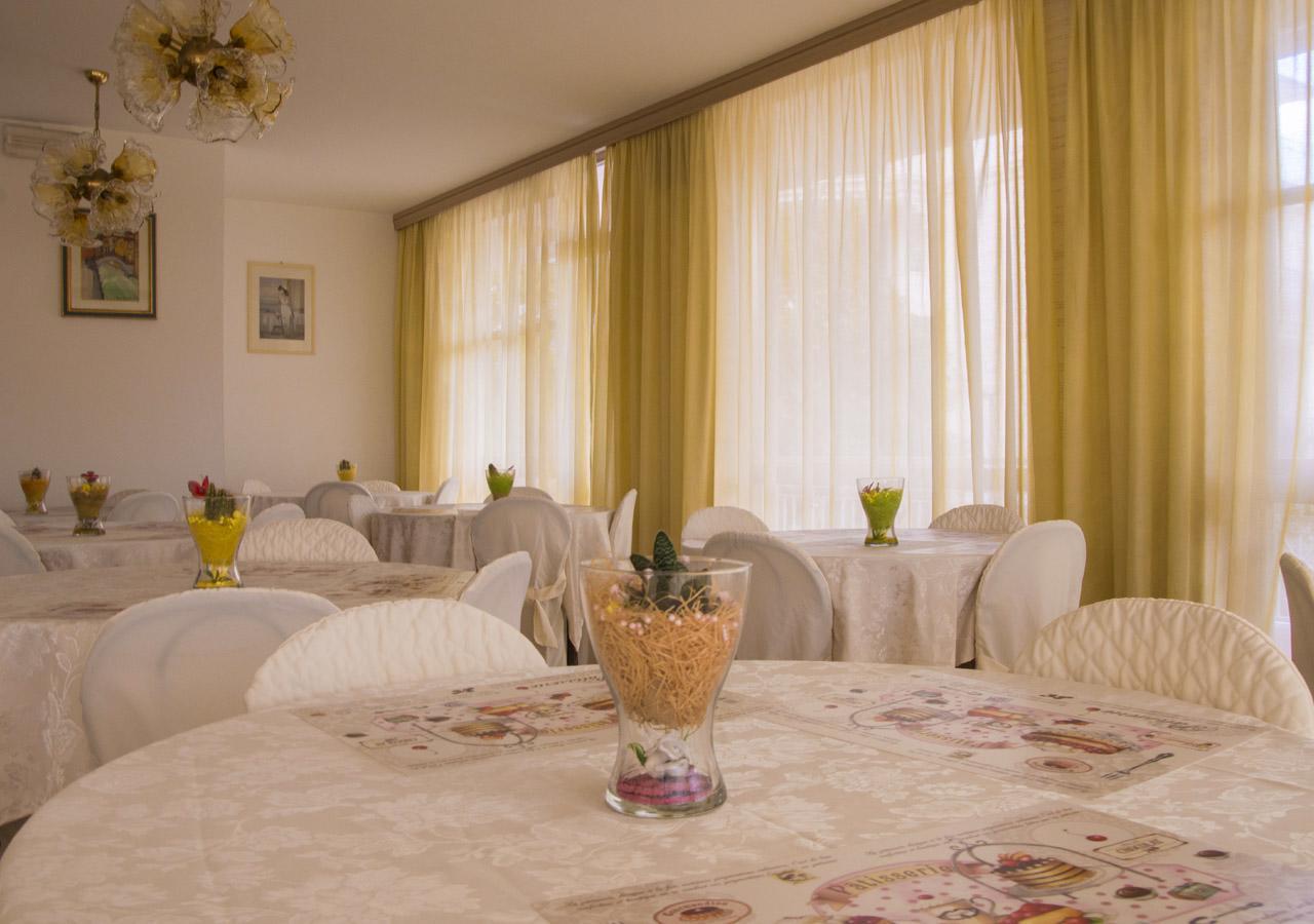 Hotel Fucsia 리치오네 외부 사진