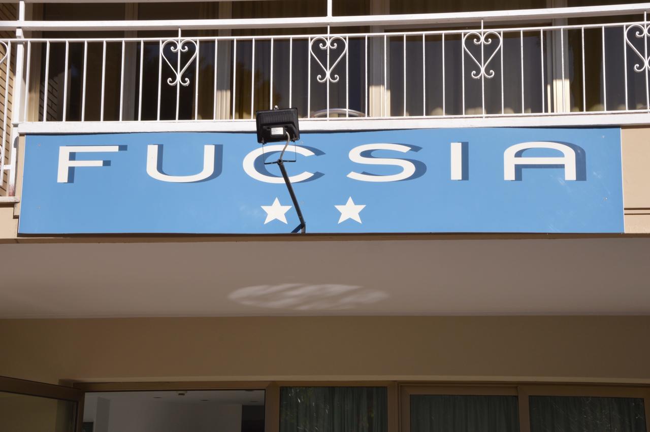 Hotel Fucsia 리치오네 외부 사진